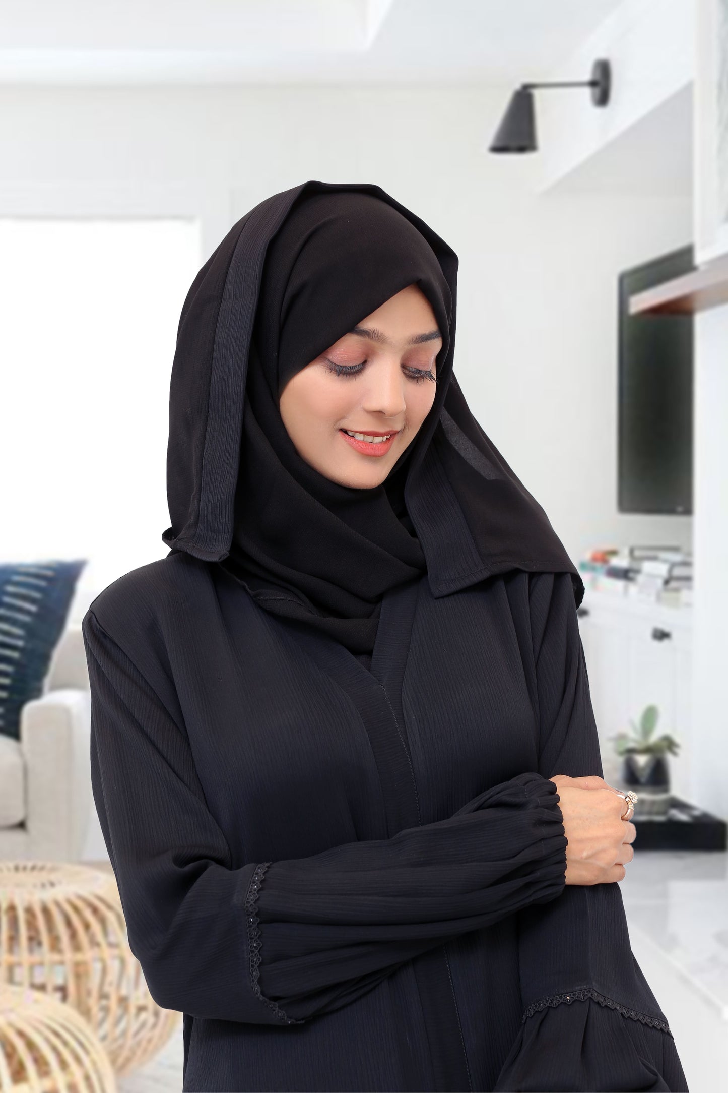 Black Zoom Frill Abaya