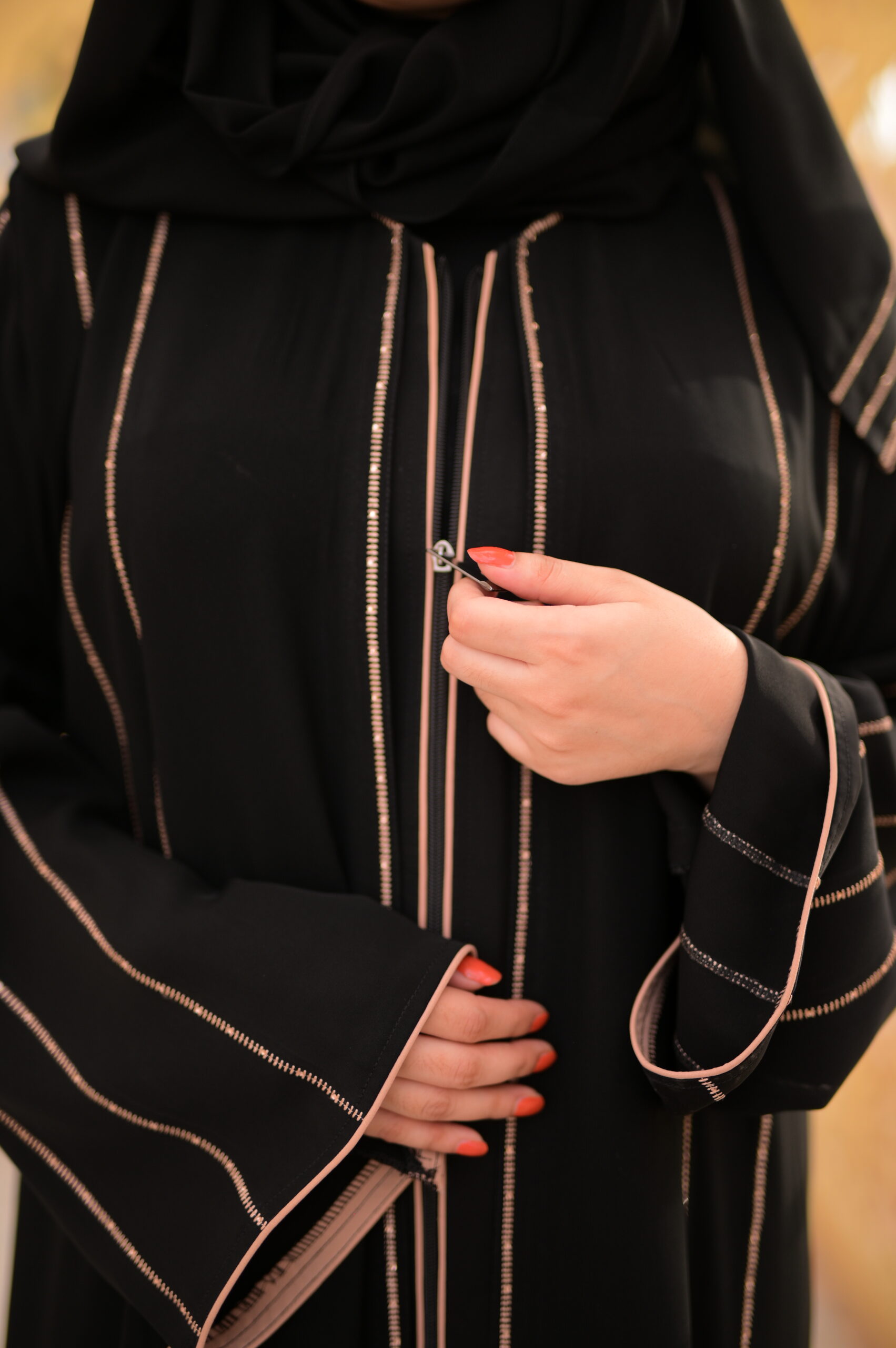 Arabic zipper abaya